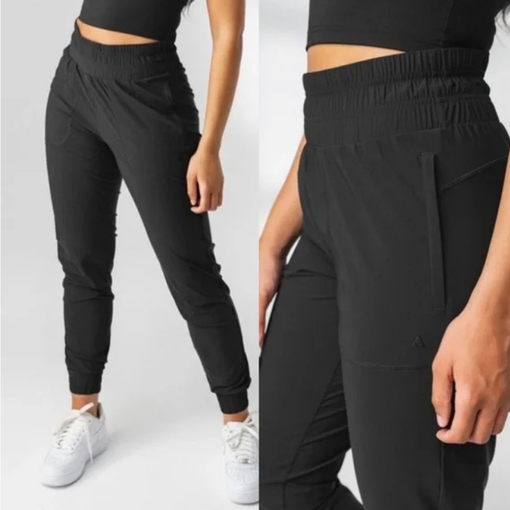 Balance Athletica Vitality The Swift Jogger Pants High Rise